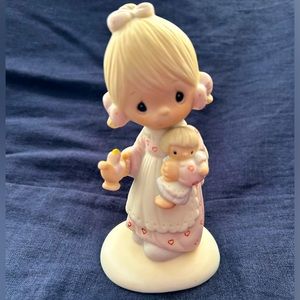 Precious Moments 1978 Girl with Lamp and Doll